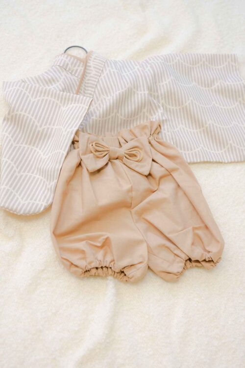 フォトスタジオ家族日和名古屋店の100日祝い衣装