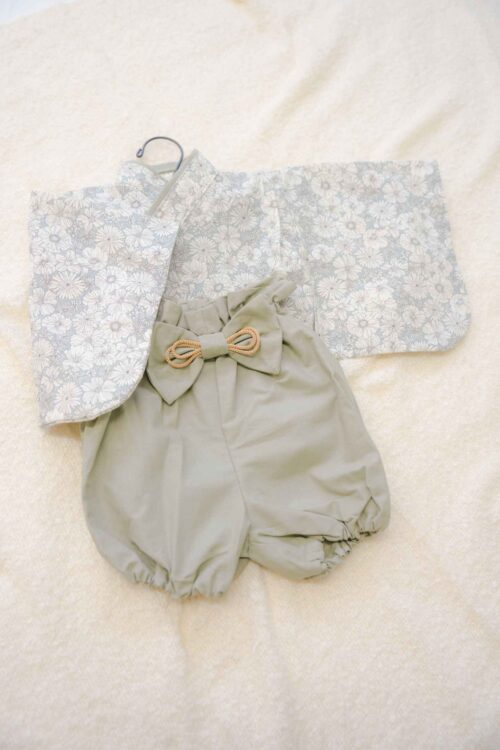 フォトスタジオ家族日和名古屋店の100日祝い衣装