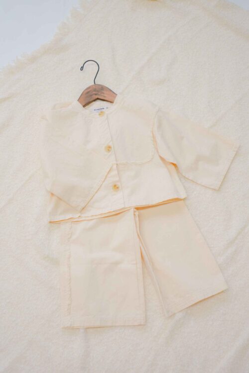 フォトスタジオ家族日和名古屋店の100㎝の衣装