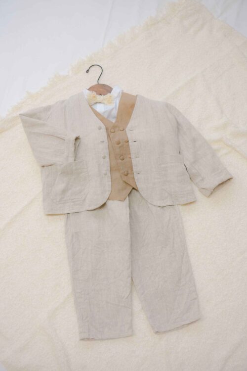 フォトスタジオ家族日和名古屋店の130㎝の衣装